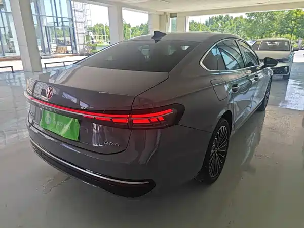 Volkswagen Passat 2024