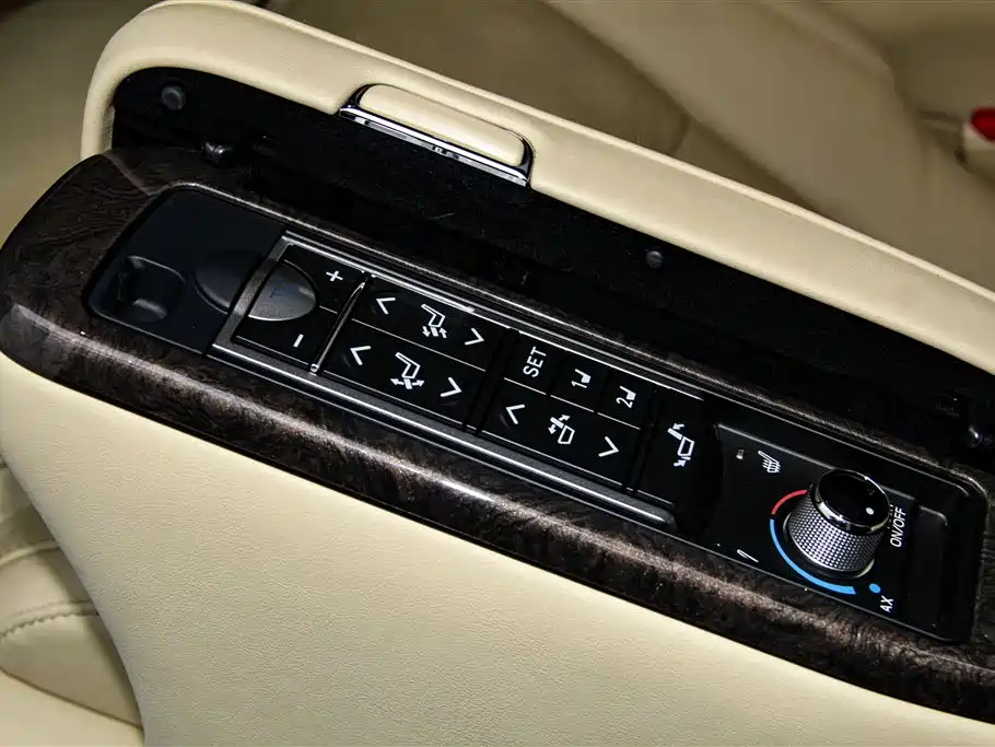 Toyota Alphard 2023 — фото 22