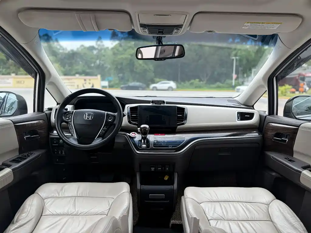 Honda Odyssey 2015 — фото 13