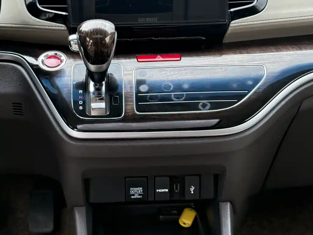 Honda Odyssey 2015 — фото 12