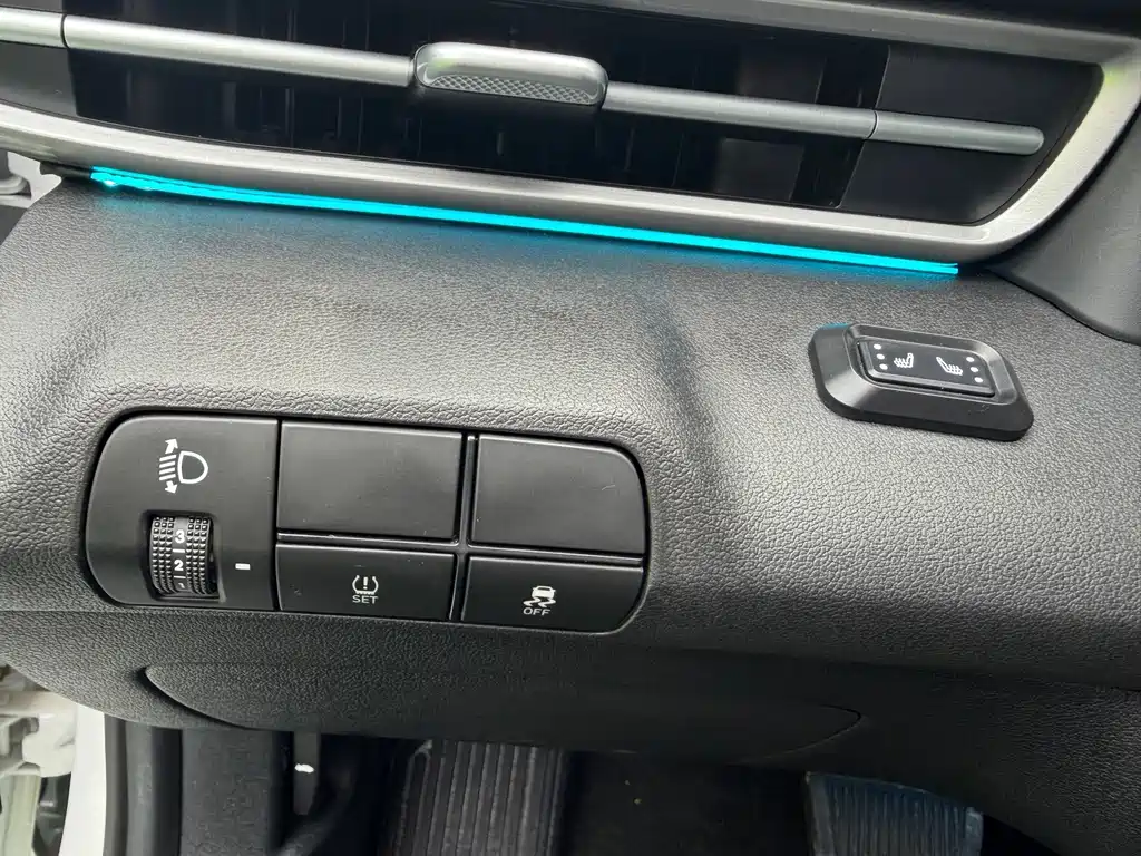Hyundai Elantra 2023 — фото 14