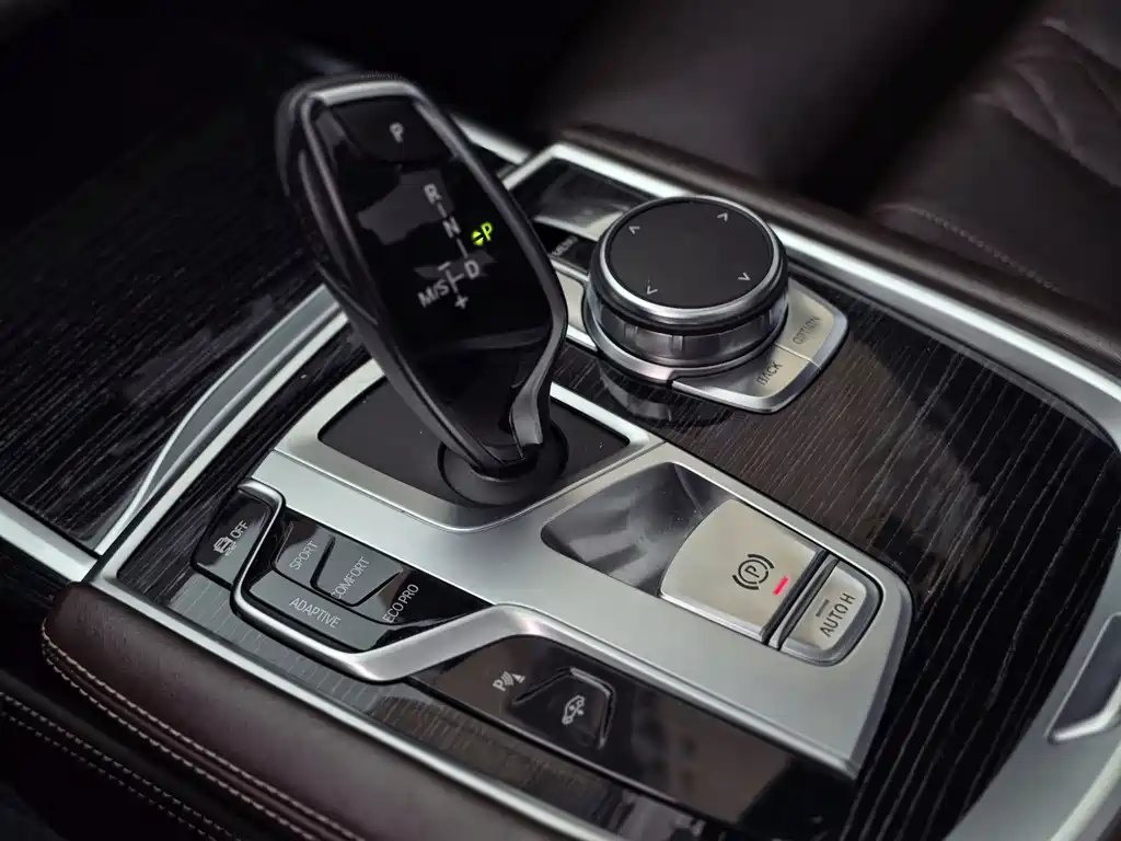 BMW 7 Series 2020 — фото 11
