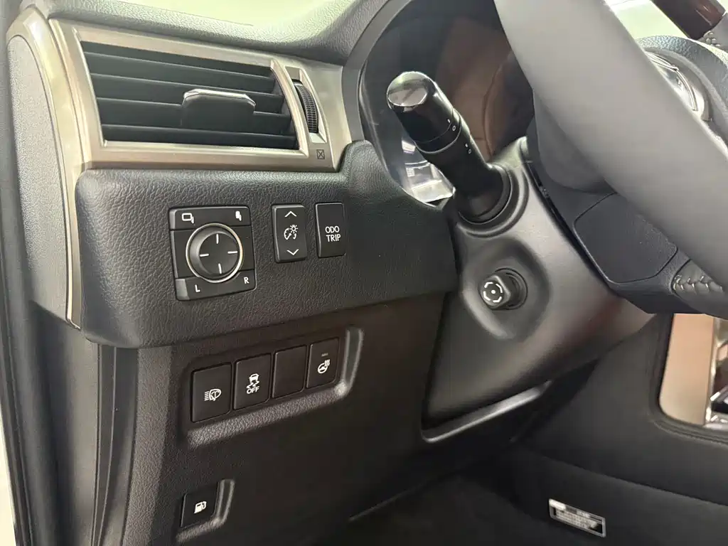 Lexus GX 2016 — фото 12