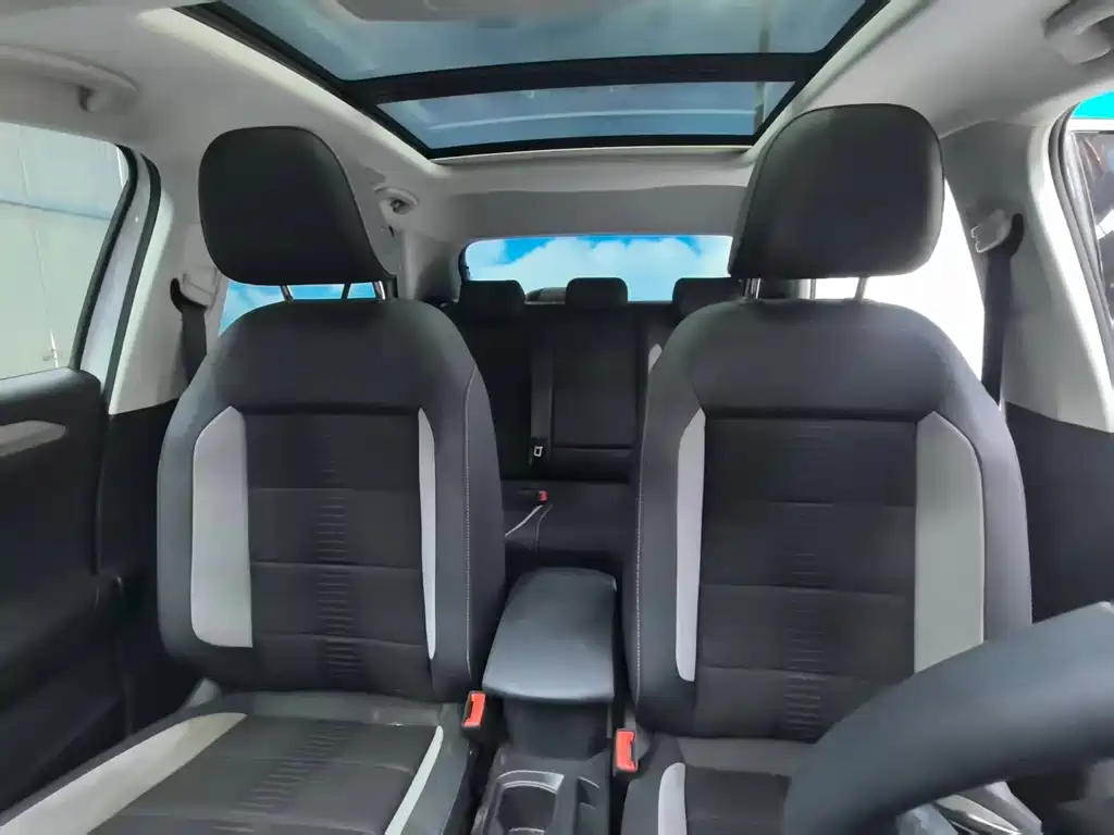 Volkswagen T-Roc 2022 — фото 13