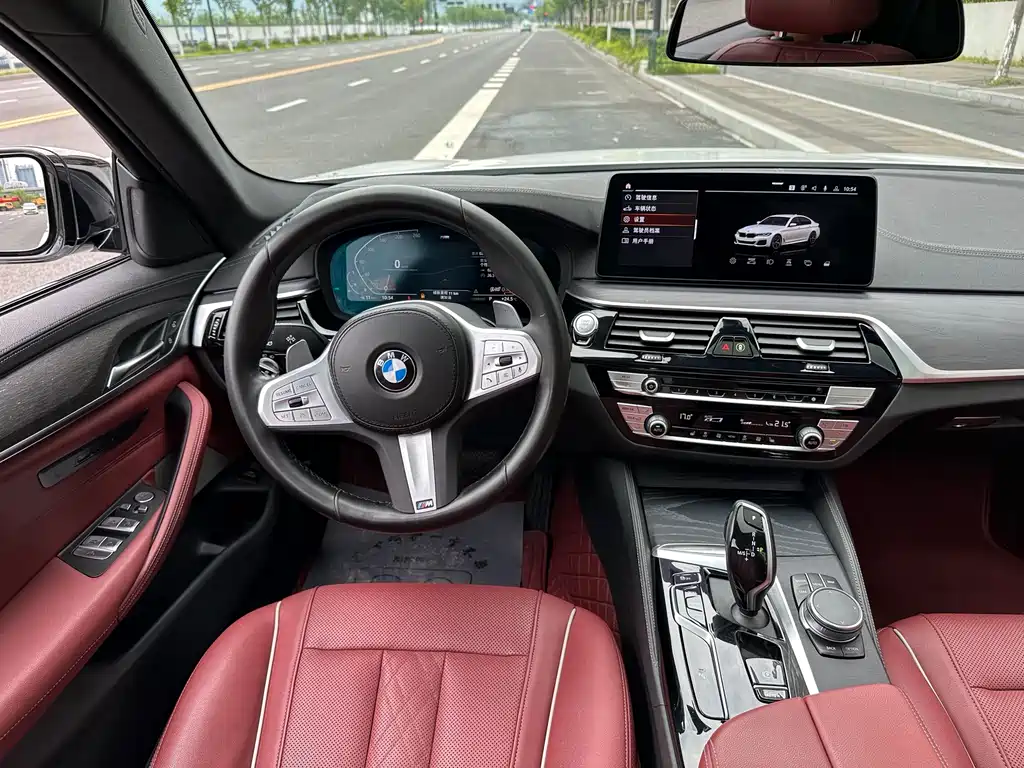 BMW 5 Series 2022 — фото 15