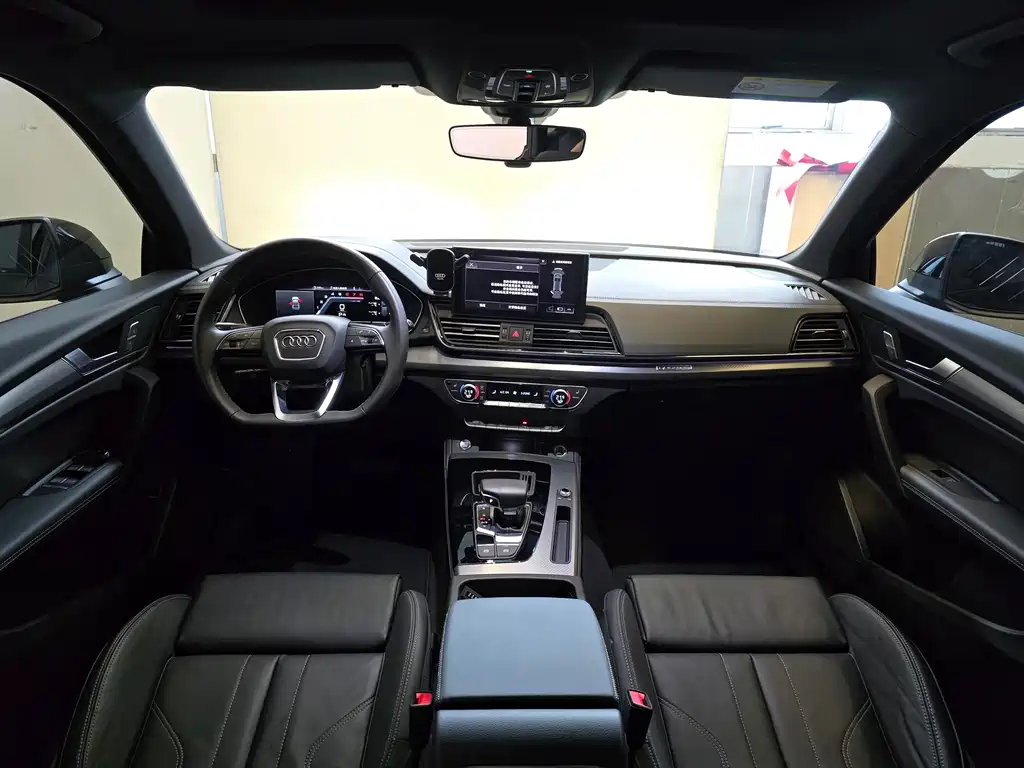 Audi Q5L 2023 — фото 15