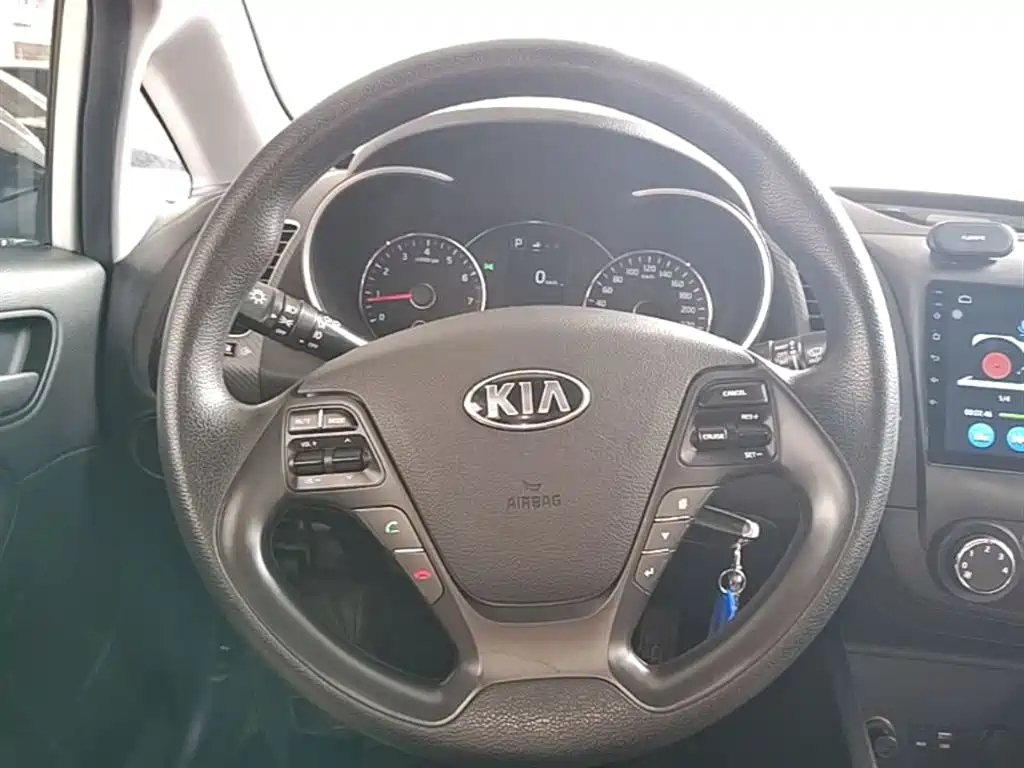 Kia K3 2018 — фото 11