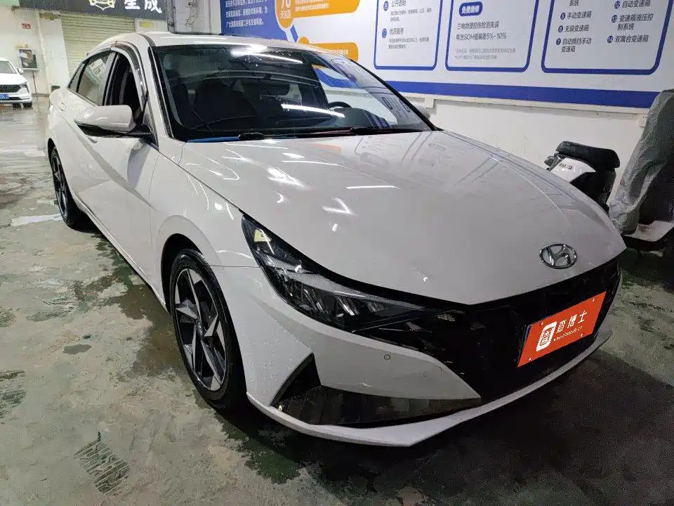 Hyundai Elantra 2022 — фото 12