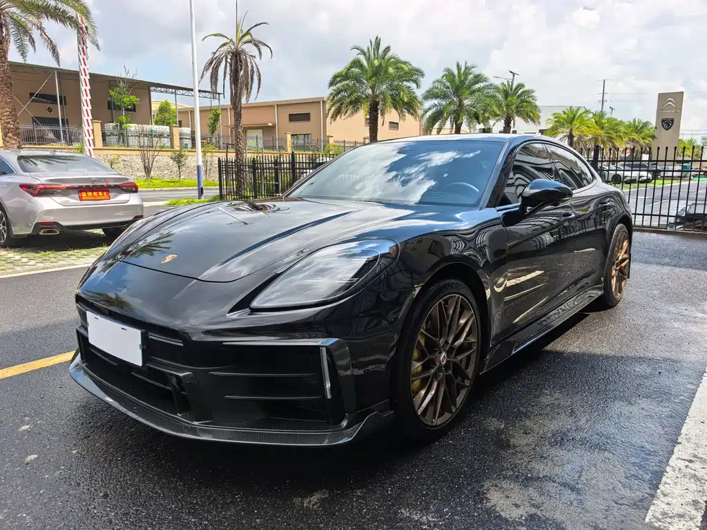 Porsche Panamera 2025
