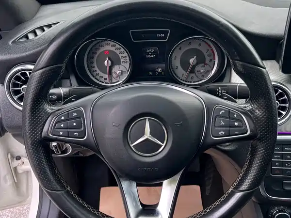 Mercedes-Benz CLA 2015