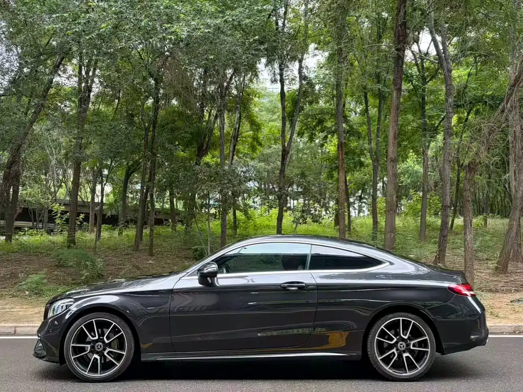 Mercedes-Benz C-Class 2019