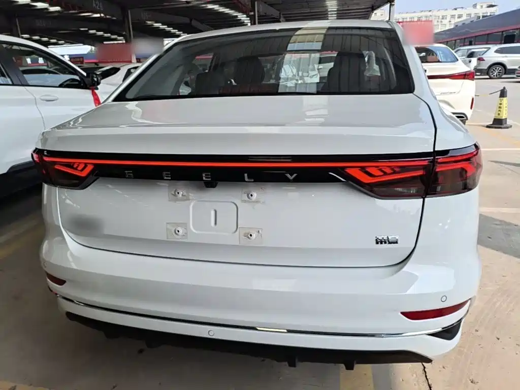 Geely Emgrand 2026