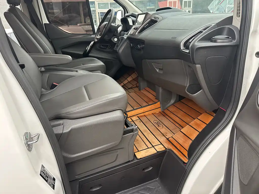 Ford Tourneo 2021 — фото 8