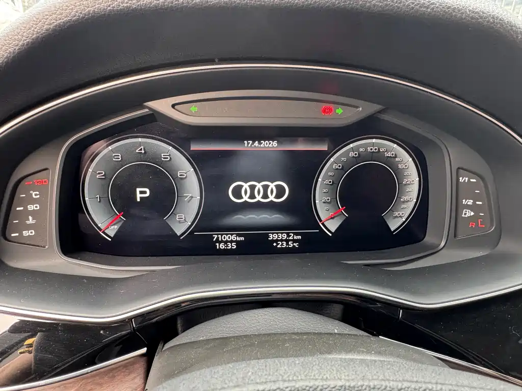 Audi Q7 2023 — фото 3