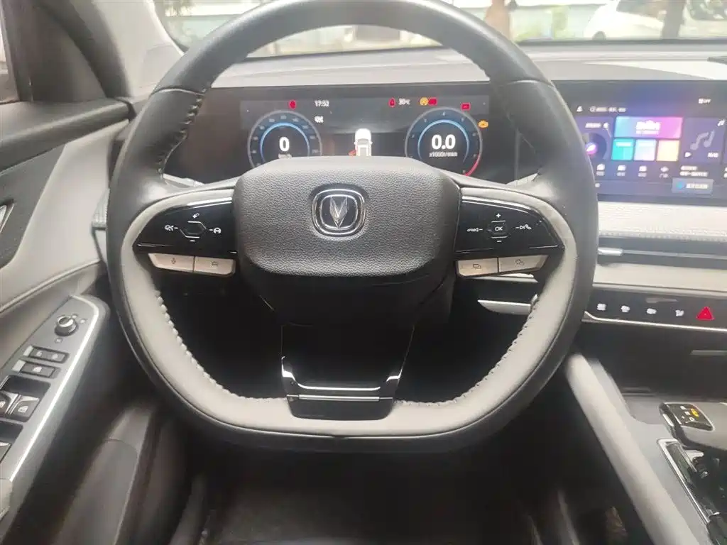 Changan CS75 PLUS 2022 — фото 3
