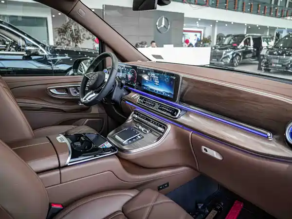 Mercedes-Benz V-Class 2024