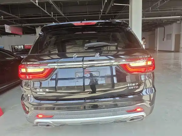 Hongqi HS7 2022