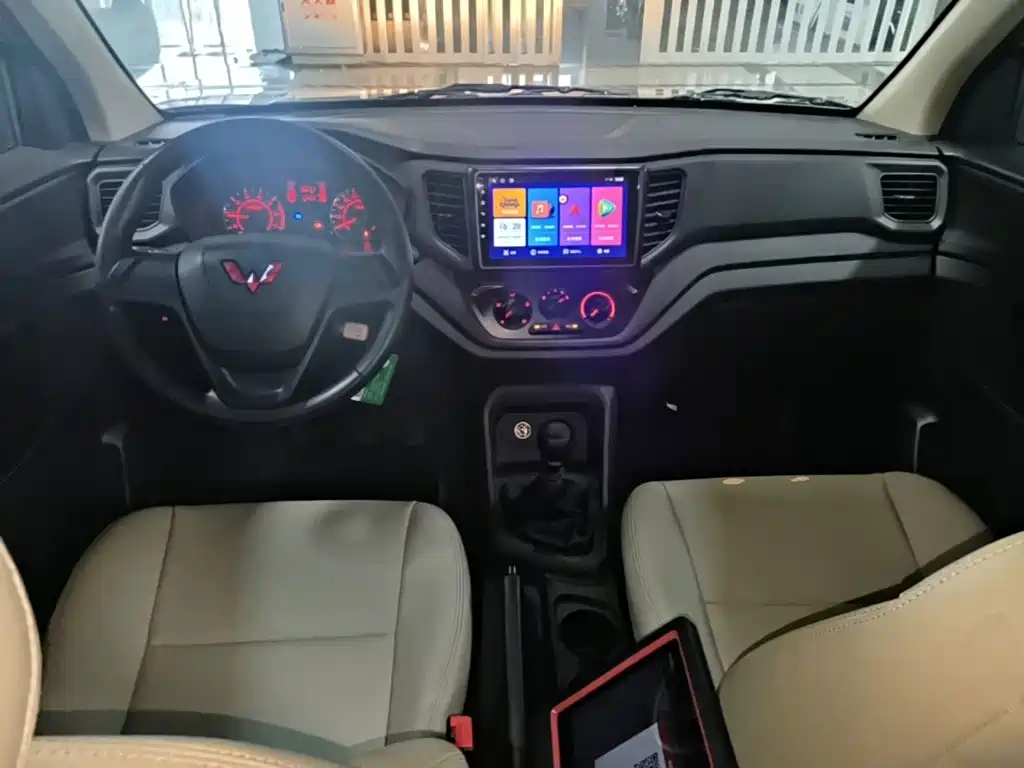 Wuling Hongguang V 2023 — фото 10