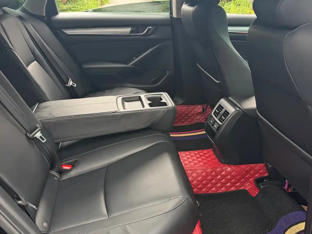 Honda Accord 2022 — фото 11