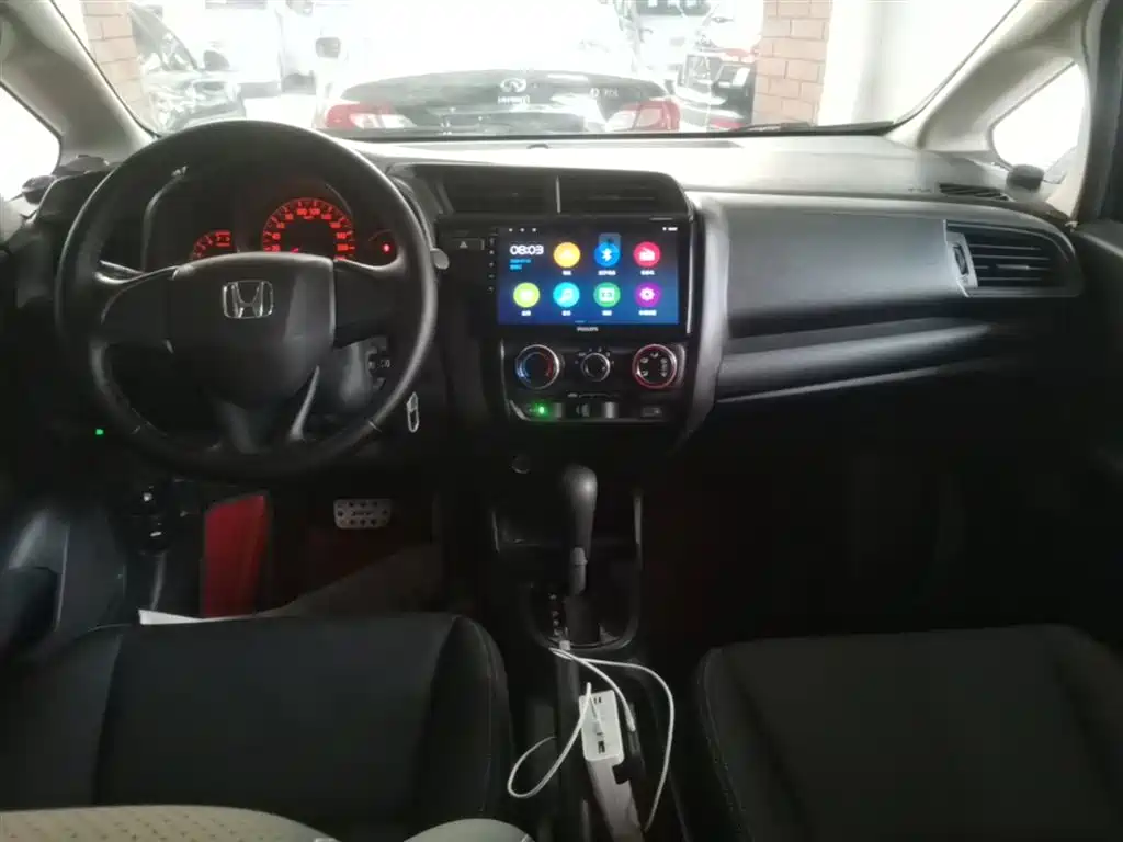 Honda Fit 2018 — фото 10