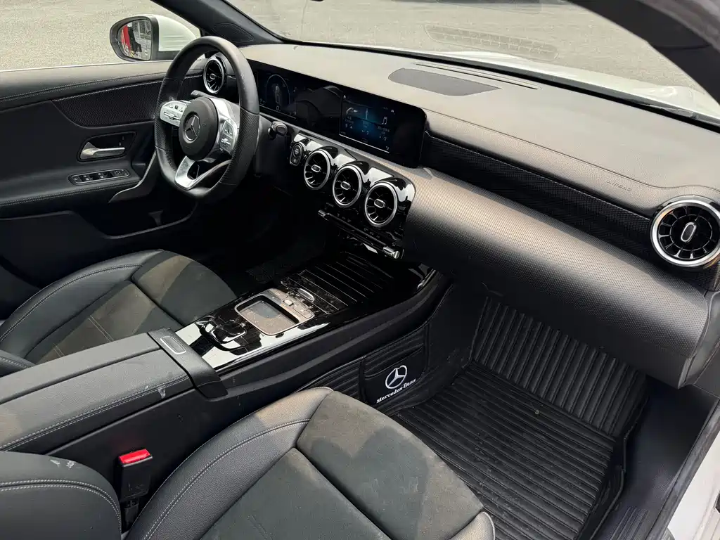 Mercedes-Benz A-Class 2020 — фото 12