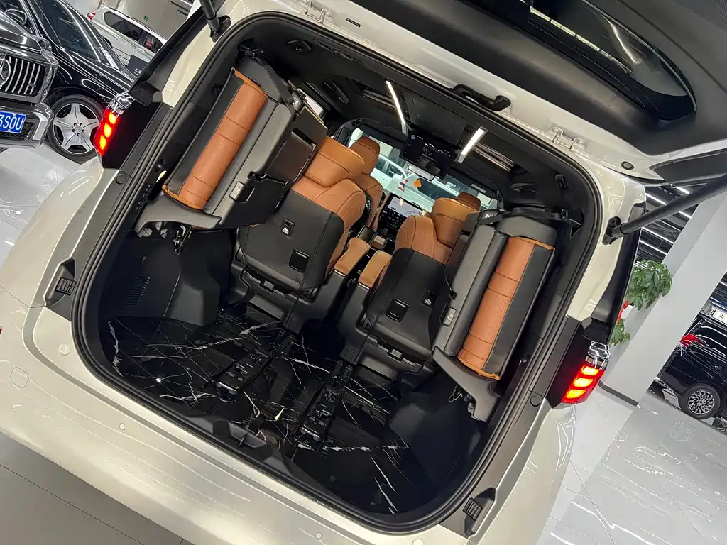 Toyota Alphard 2024 — фото 8