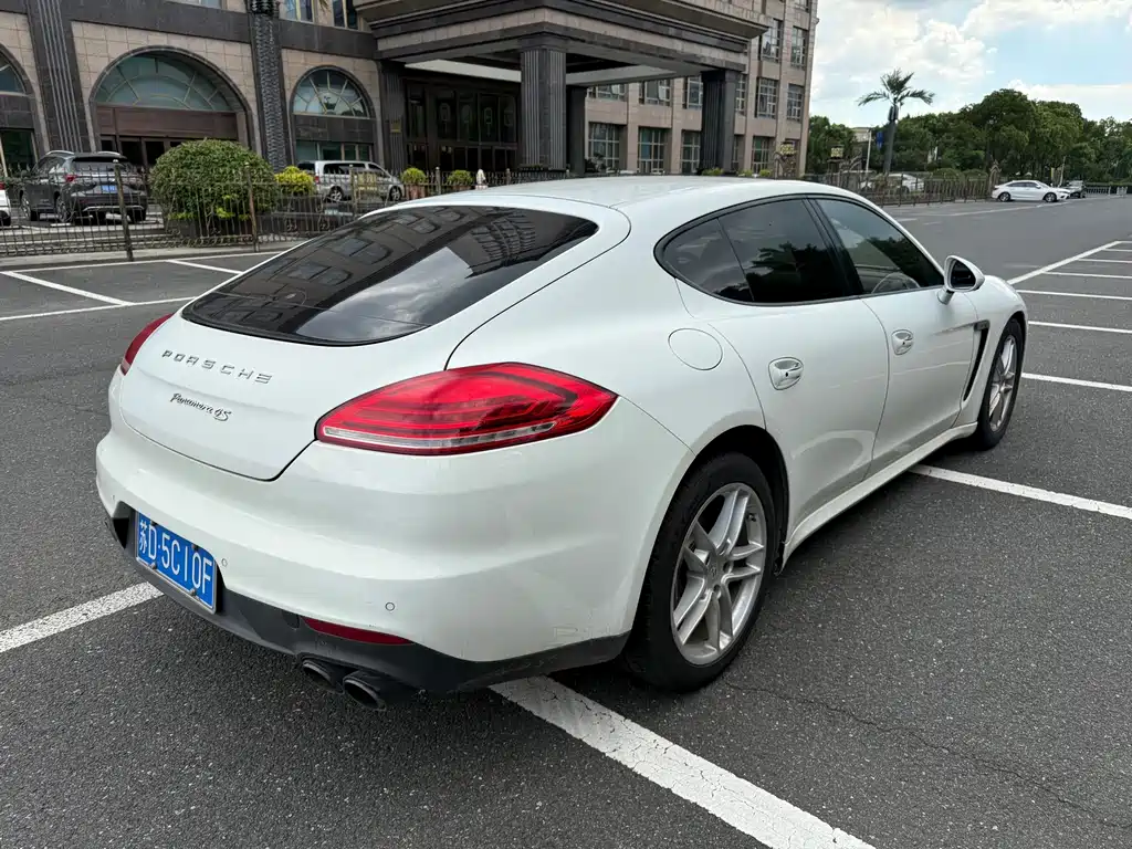 Porsche Panamera 2015 — фото 6