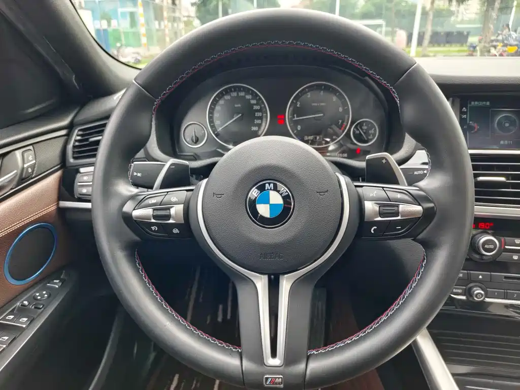 BMW X4 2017 — фото 17