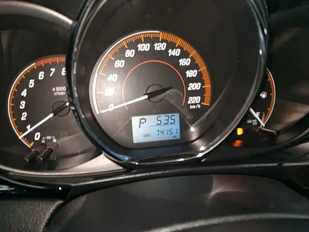 Toyota Yaris L 2021 — фото 12