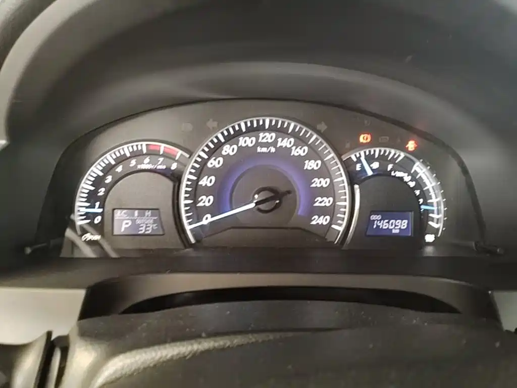 Toyota Camry 2016 — фото 16