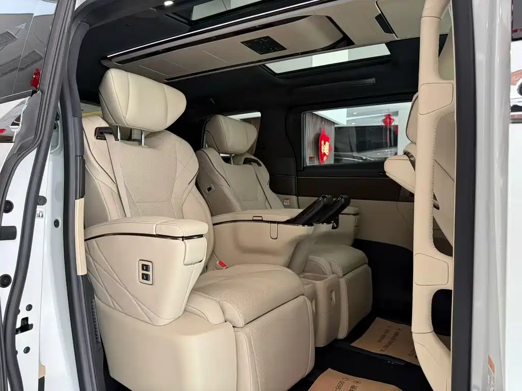 Toyota Alphard 2024 — фото 9