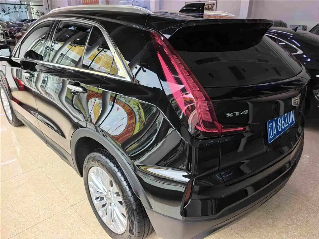 Cadillac XT4 2023 — фото 4