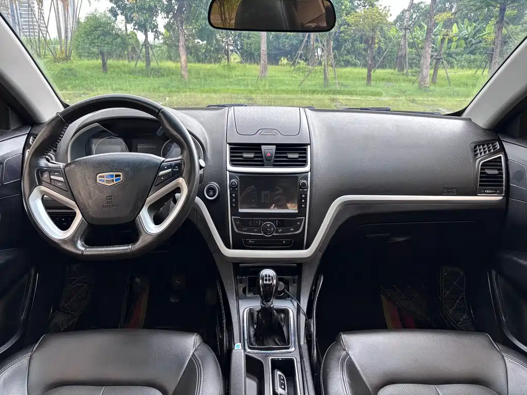 Geely Emgrand 2016 — фото 15