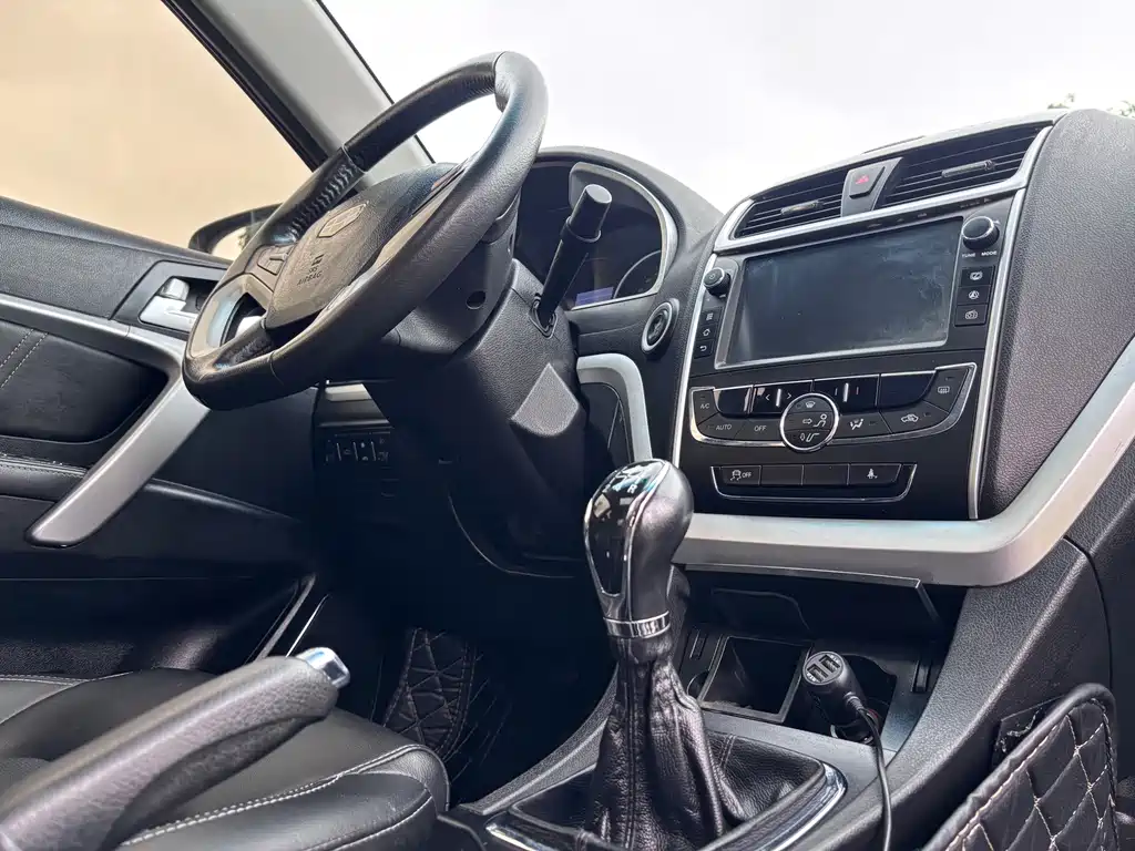 Geely Emgrand 2016 — фото 17