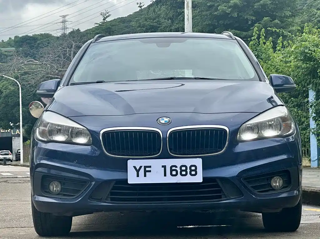 BMW 2 Series Wagon 2015 — фото 2