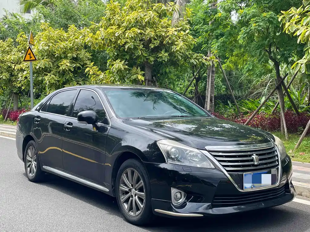 Toyota Crown 2015 — фото 3