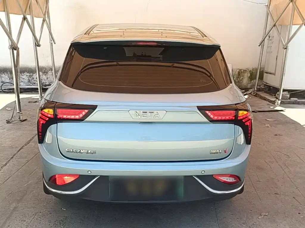 Neta V 2022