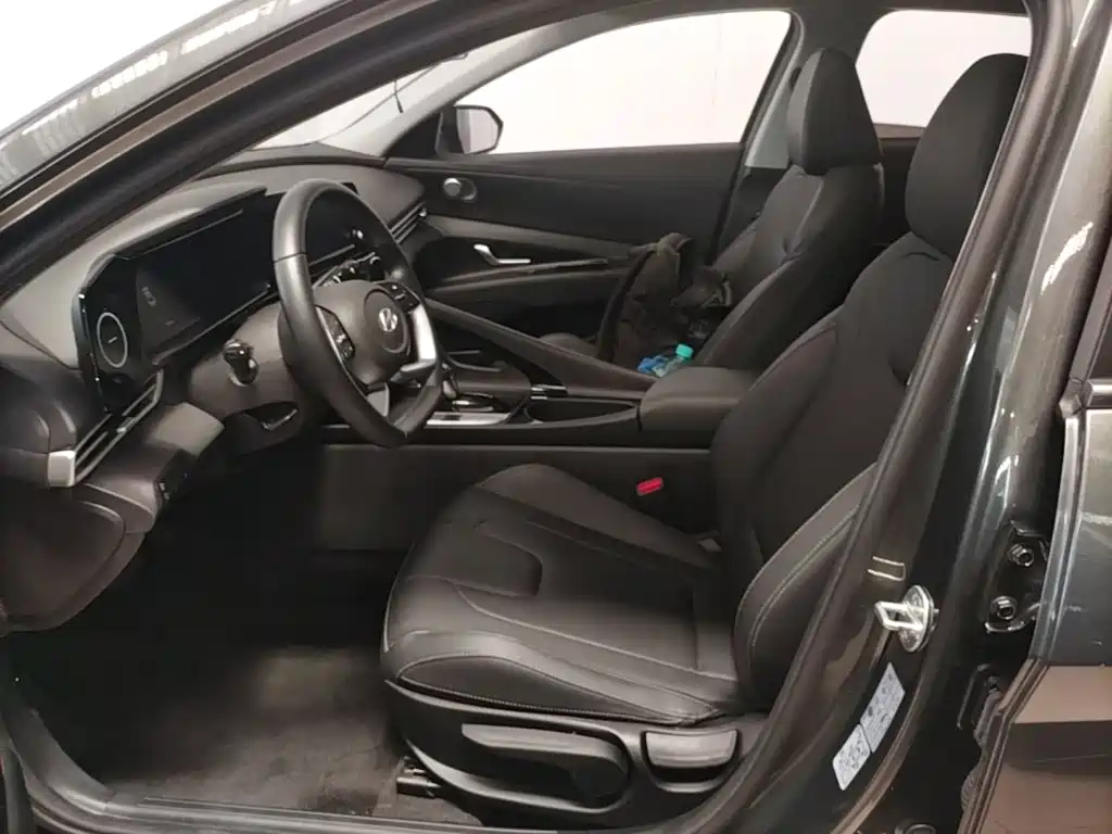 Hyundai Elantra 2024 — фото 15