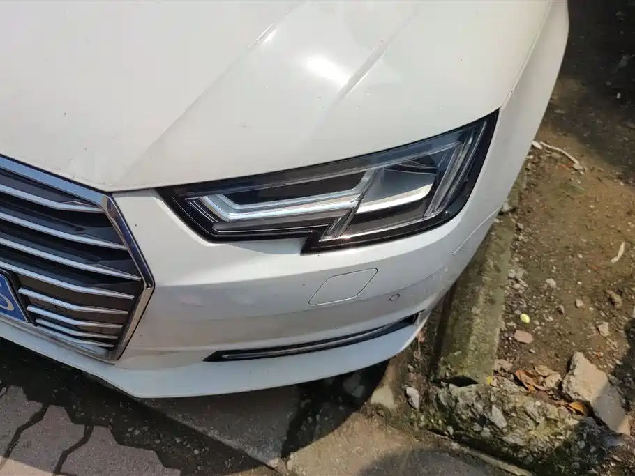 Audi A4L 2018