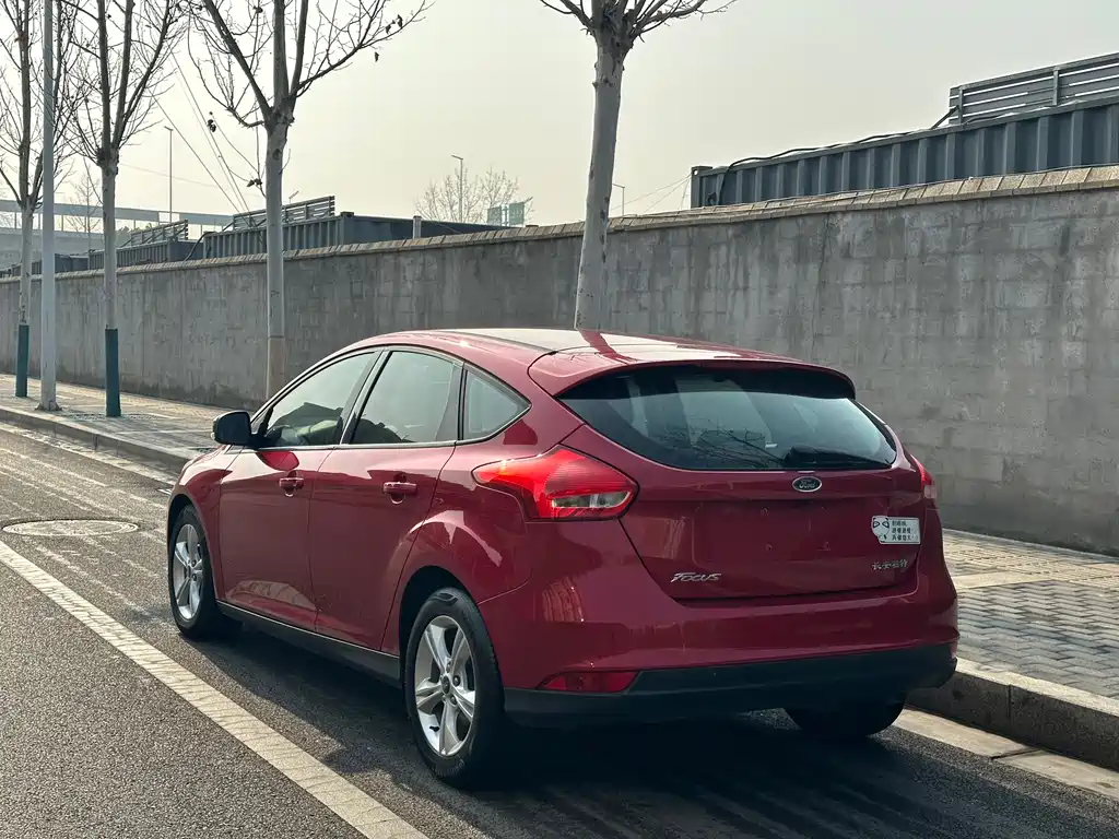Ford Focus 2018 — фото 5