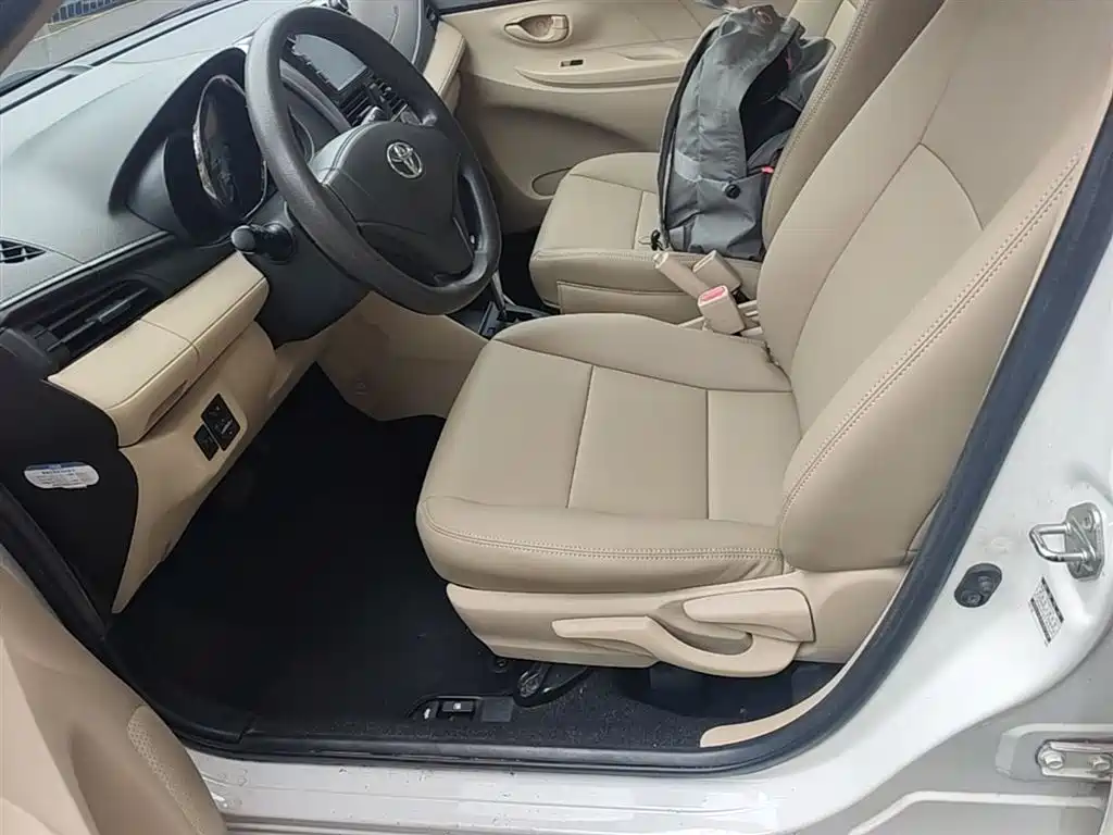 Toyota Vios 2015 — фото 15