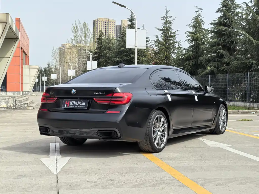 BMW 7 Series 2018 — фото 28