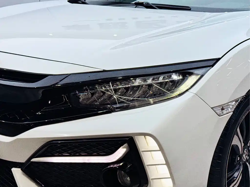Honda Civic 2018 — фото 15