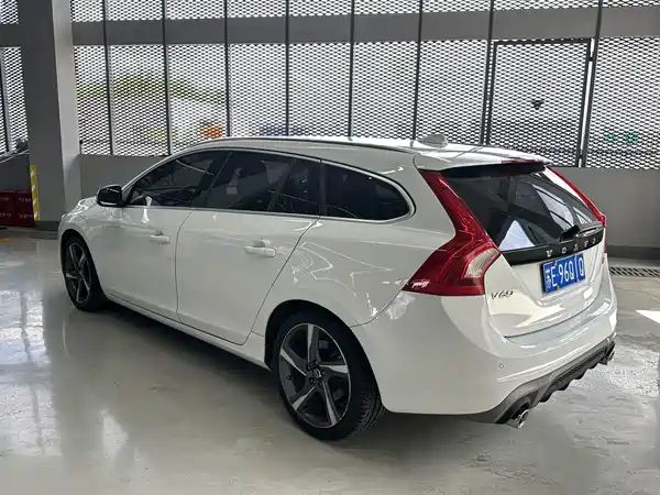 Volvo V60 2015