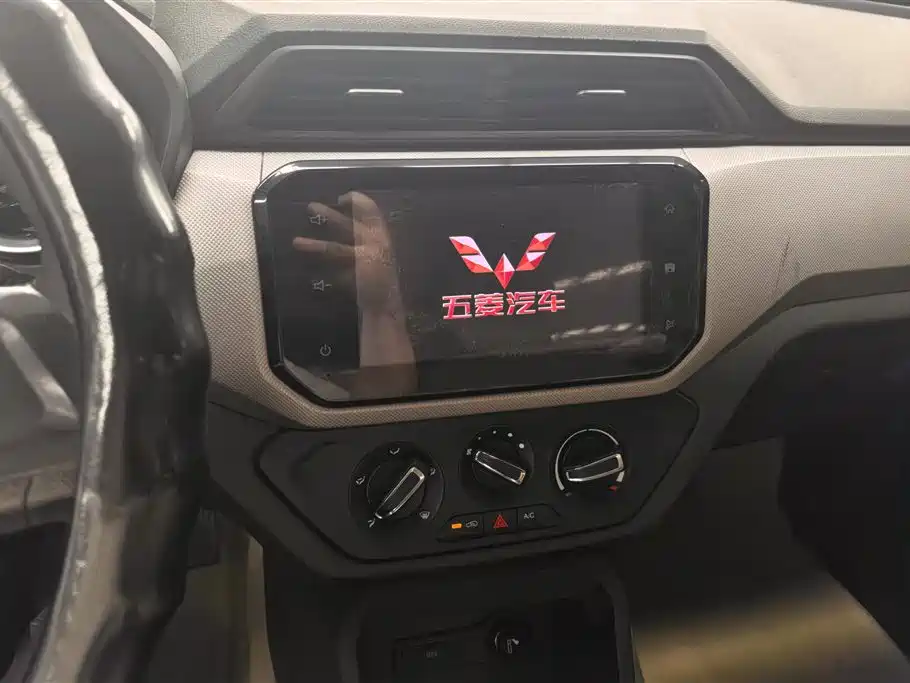 Wuling Hongguang S3 2019 — фото 13