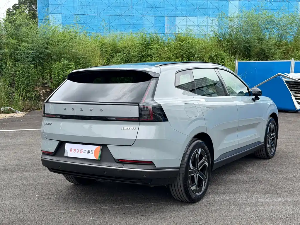 Volvo XC70 Plug-In Hybrid 2025 — фото 13