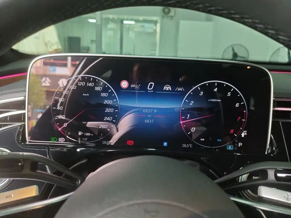 Mercedes-Benz E-Class 2025