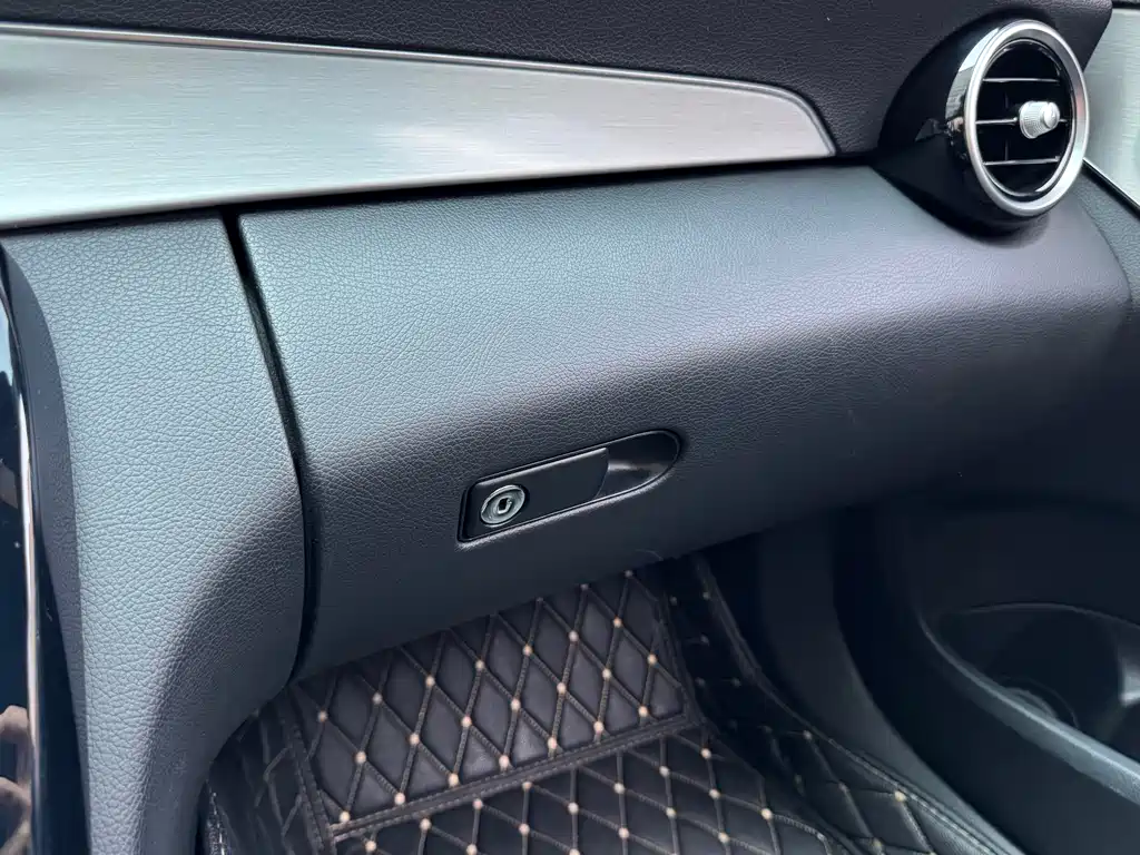 Mercedes-Benz C-Class 2020 — фото 15