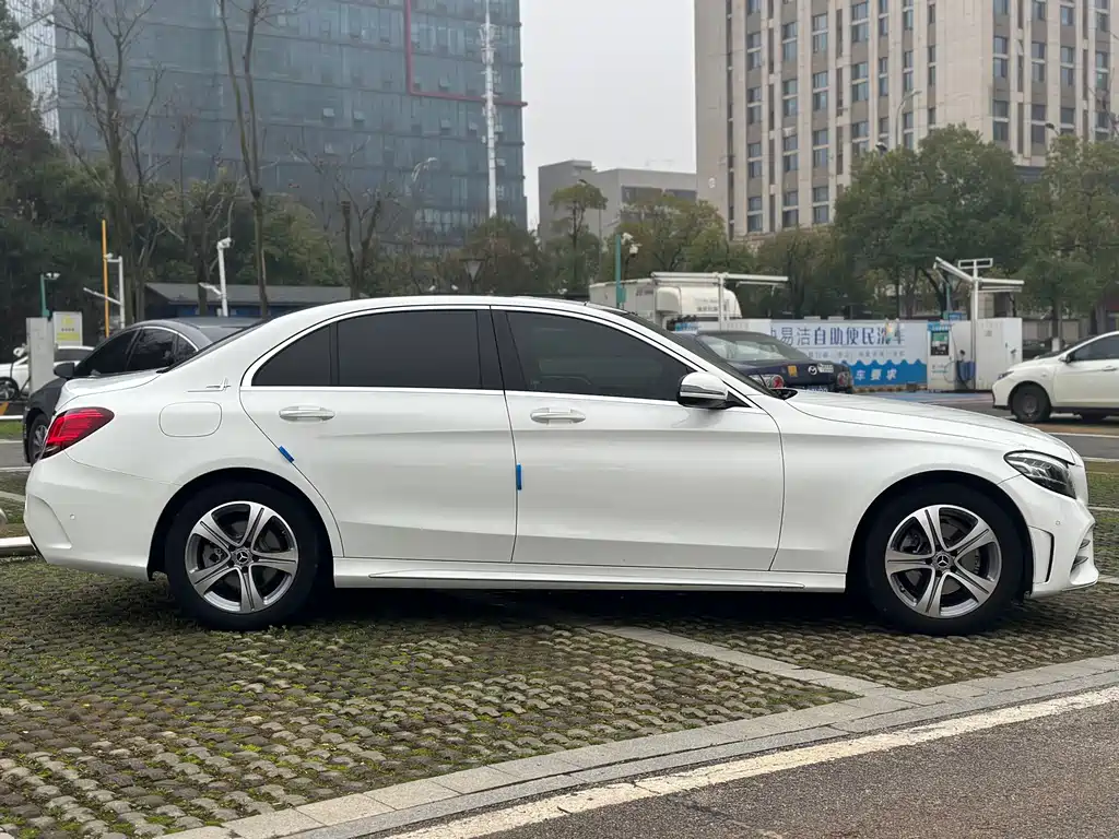 Mercedes-Benz C-Class 2020 — фото 4