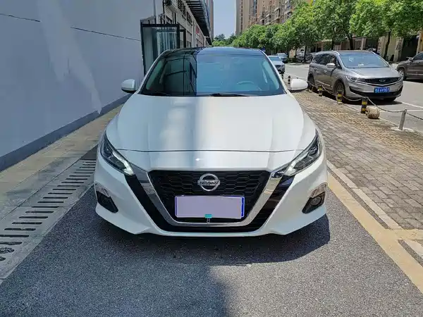 Nissan Teana 2022